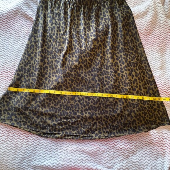 Banana Republic Green Cheetah Print Slip Skirt - Size Large - Picture 4 of 5